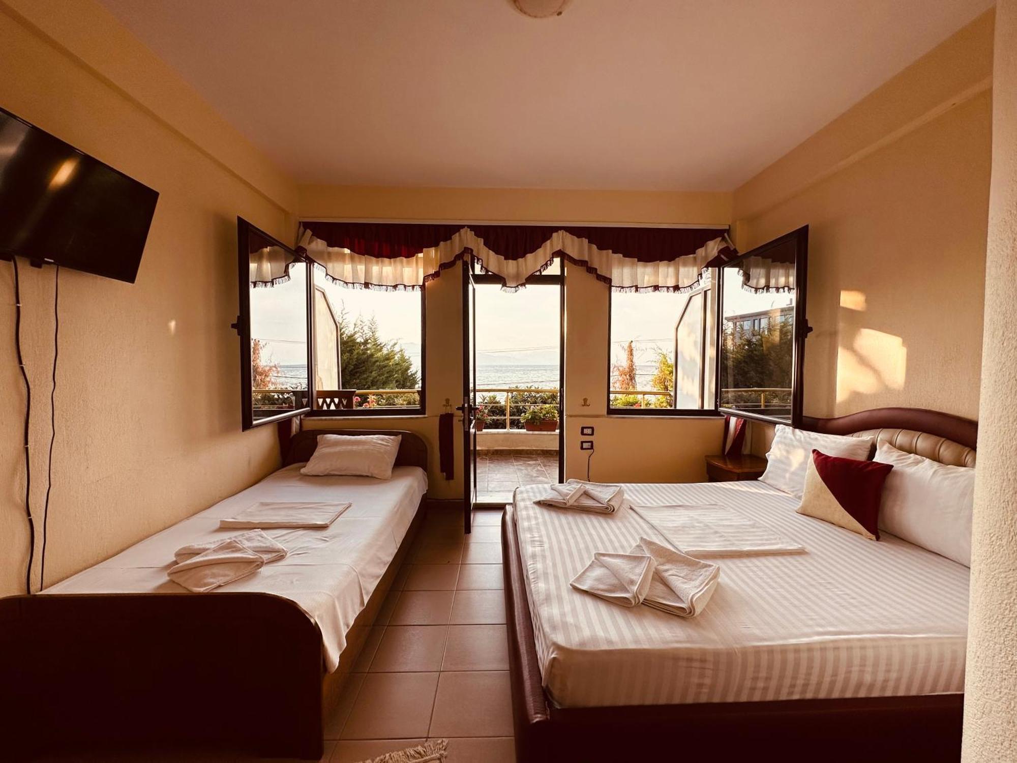 Hotel Saint Marena Pogradec Luaran gambar
