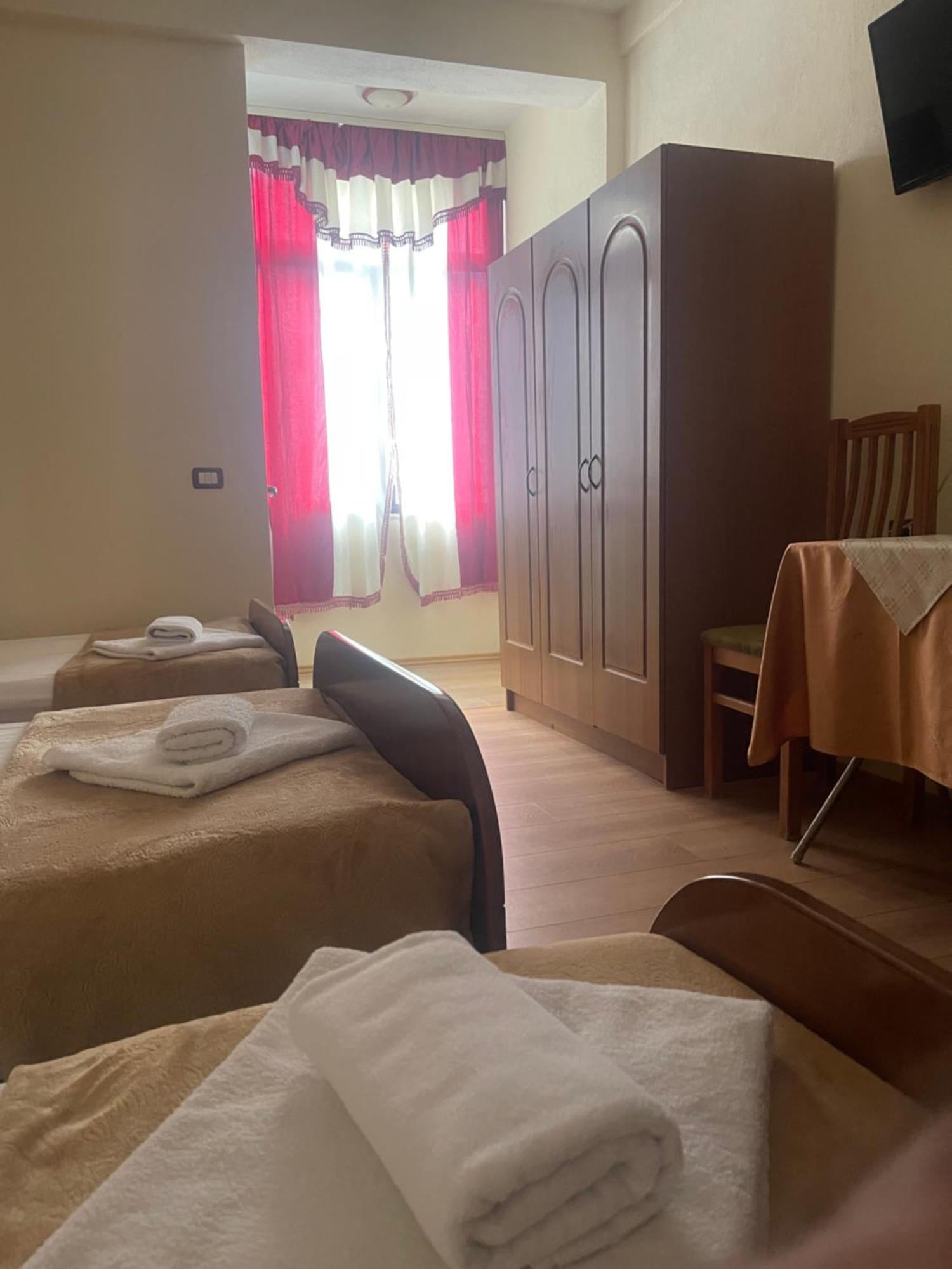 Hotel Saint Marena Pogradec Luaran gambar